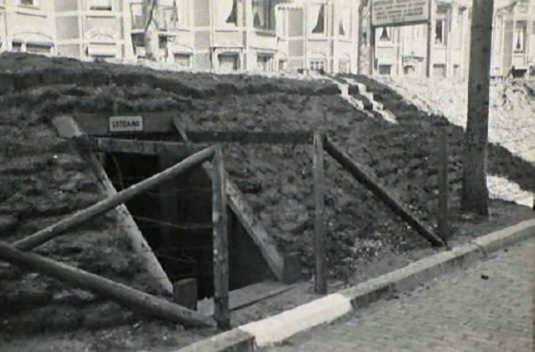 Openbare schuilplaats, Juliana van Stolberglaan, ca.1944.